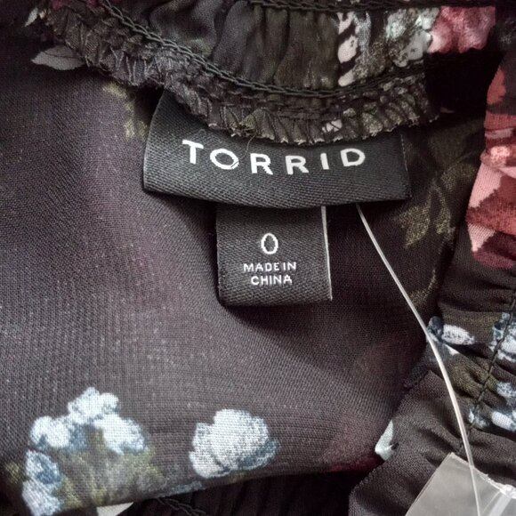 NWT Torrid Floral Sheer Chiffon Blouse, Sz 0/L (12) | Smocked Mock Neck & Cuffs - Picture 4 of 7